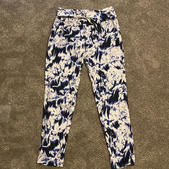 GUESS silk tapered leg pants - Picture 1 of 4